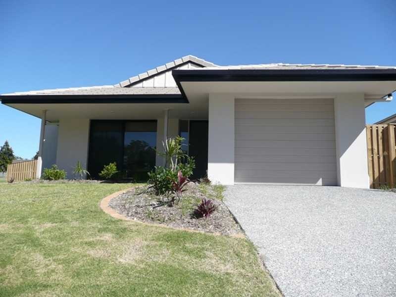 2/2 Stoneleigh Way, Holmview QLD 4207