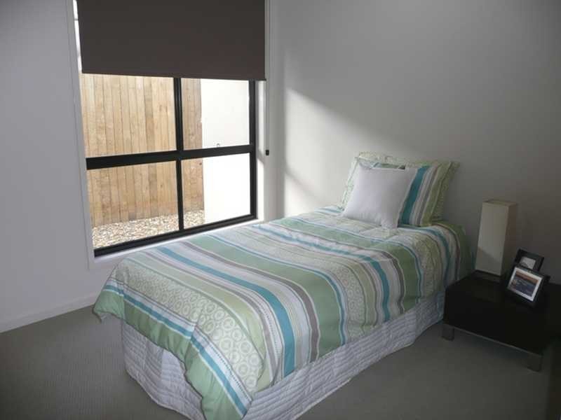 2/2 Stoneleigh Way, Holmview QLD 4207