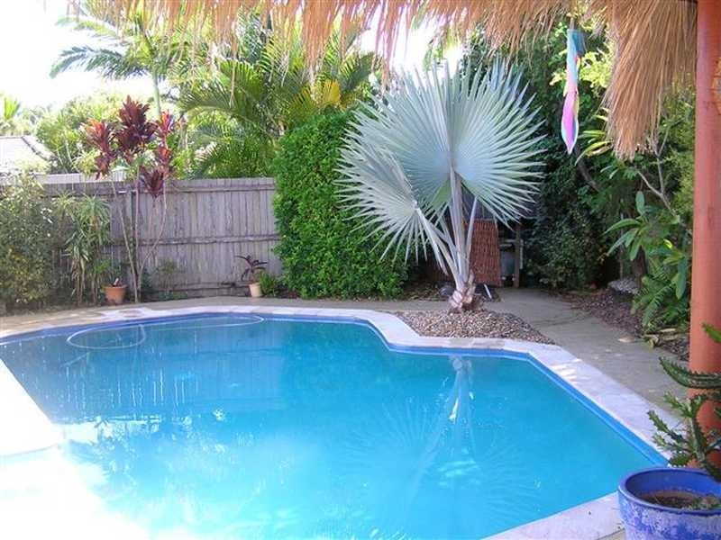 9 Elgin Crescent, Sorrento QLD 4217