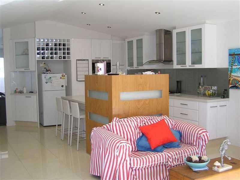 9 Elgin Crescent, Sorrento QLD 4217