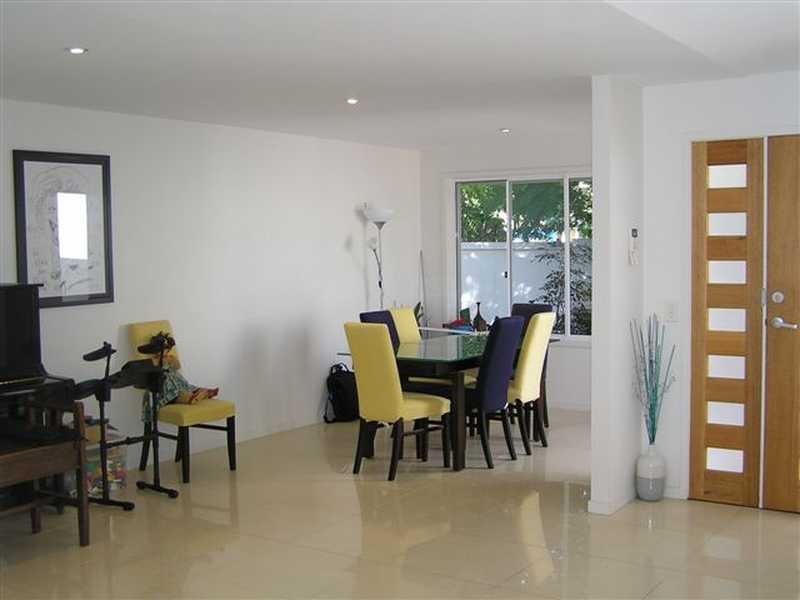 9 Elgin Crescent, Sorrento QLD 4217