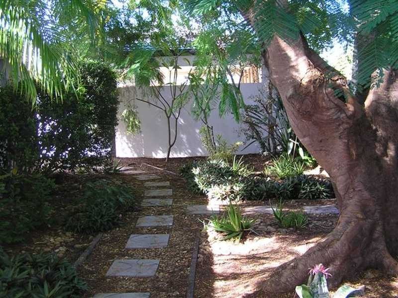 9 Elgin Crescent, Sorrento QLD 4217