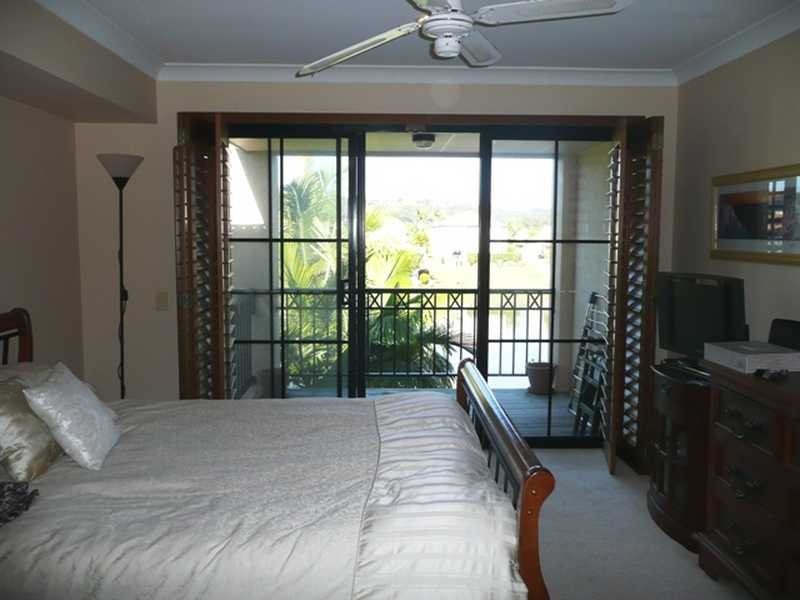 5/2 Beachcomber Court, Burleigh Waters QLD 4220