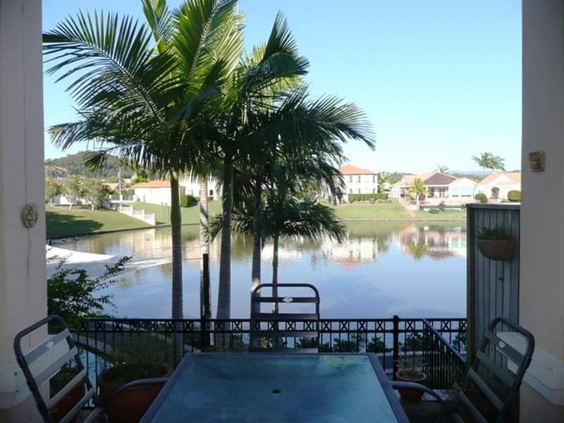 5/2 Beachcomber Court, Burleigh Waters QLD 4220