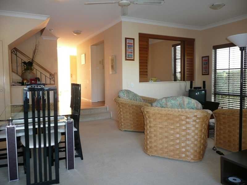 5/2 Beachcomber Court, Burleigh Waters QLD 4220