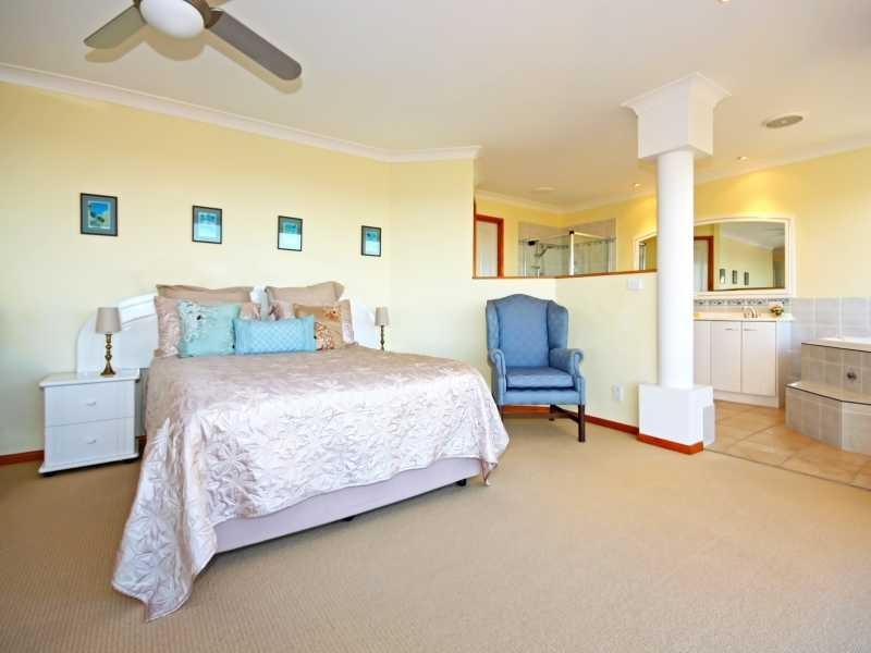 124 Strawberry Road, Mudgeeraba QLD 4213