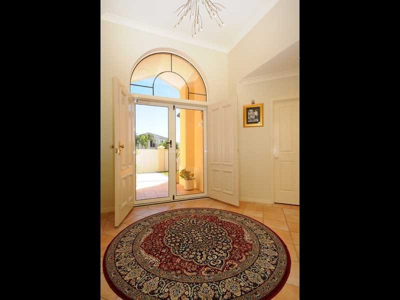 159 Dunlin Drive, Burleigh Waters QLD 4220