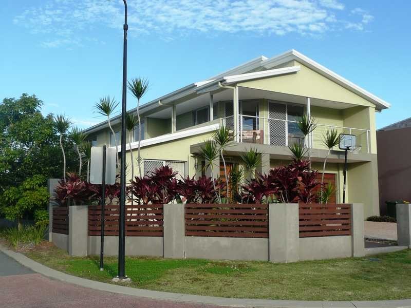 6 Menton Avenue, Varsity Lakes QLD 4227