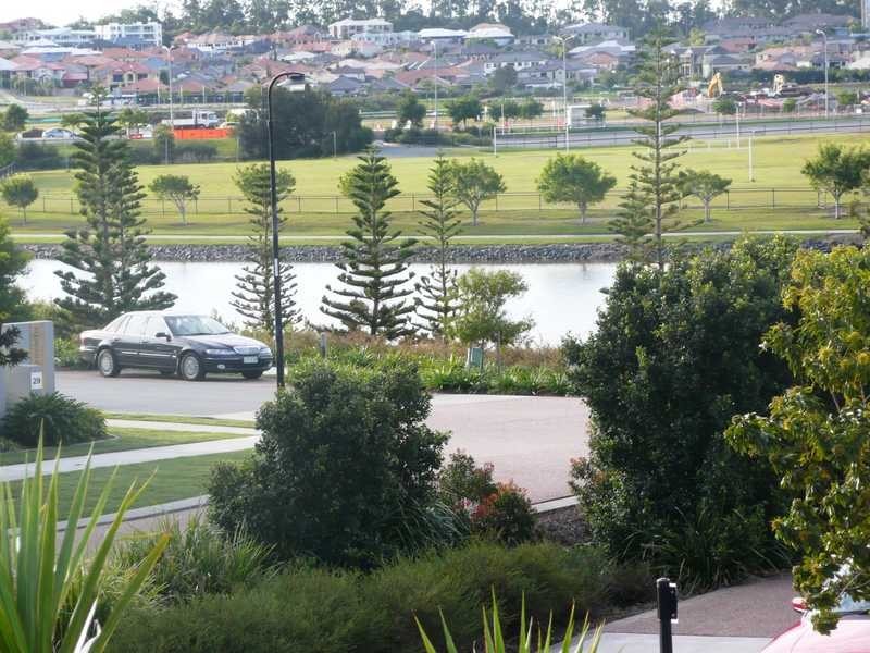 6 Menton Avenue, Varsity Lakes QLD 4227