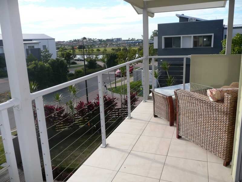 6 Menton Avenue, Varsity Lakes QLD 4227