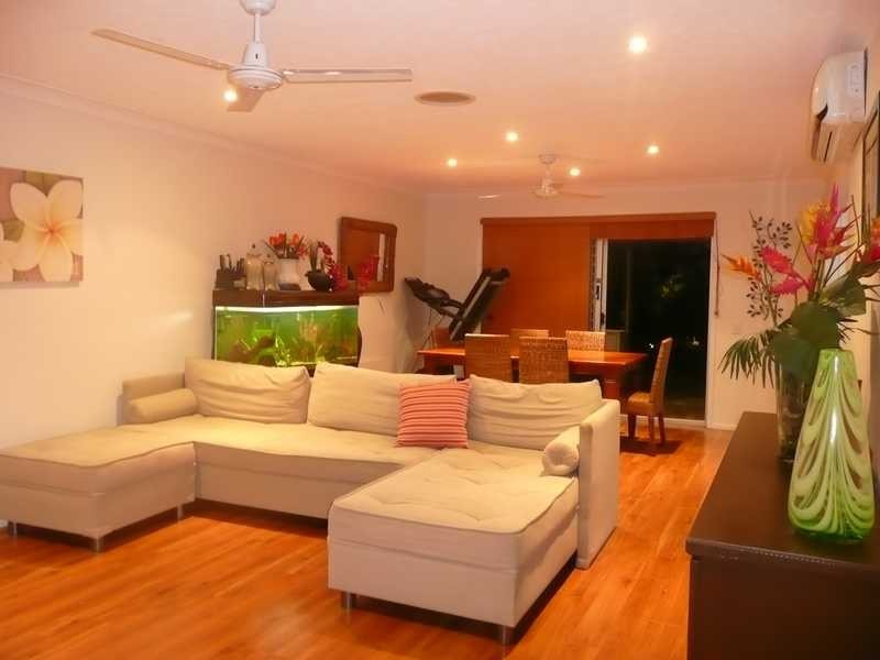 2/67 Treeview Drive, Burleigh Waters QLD 4220