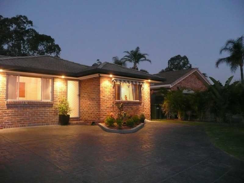 2/67 Treeview Drive, Burleigh Waters QLD 4220