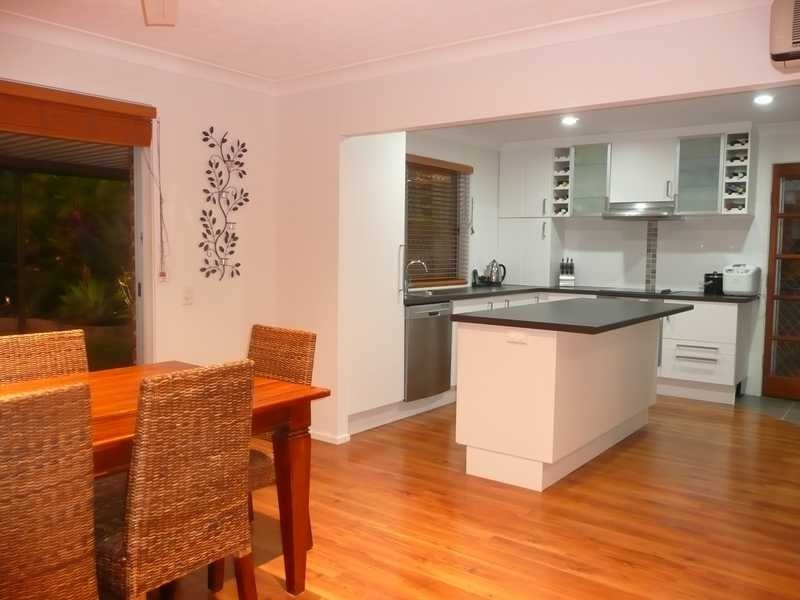 2/67 Treeview Drive, Burleigh Waters QLD 4220