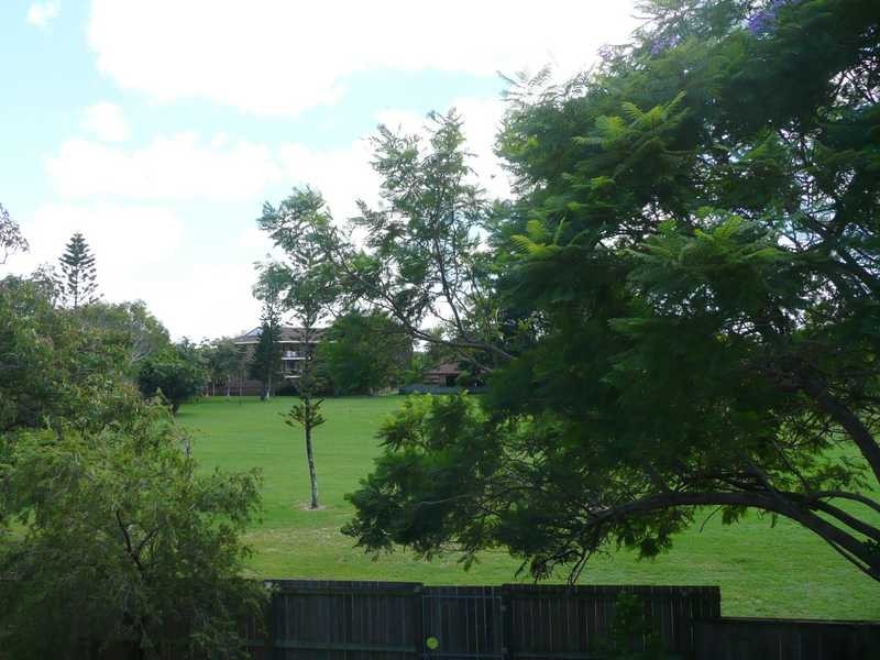 4/8 Angie Court, Mermaid Waters QLD 4218