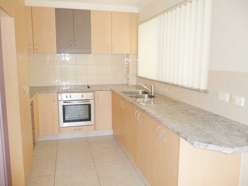 4/8 Angie Court, Mermaid Waters QLD 4218