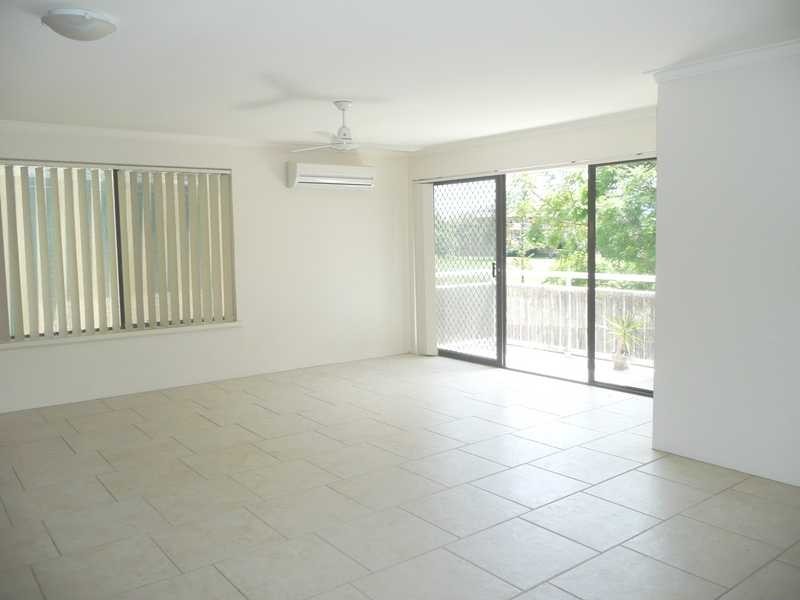 4/8 Angie Court, Mermaid Waters QLD 4218