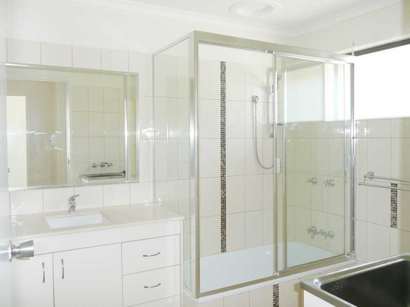 4/8 Angie Court, Mermaid Waters QLD 4218