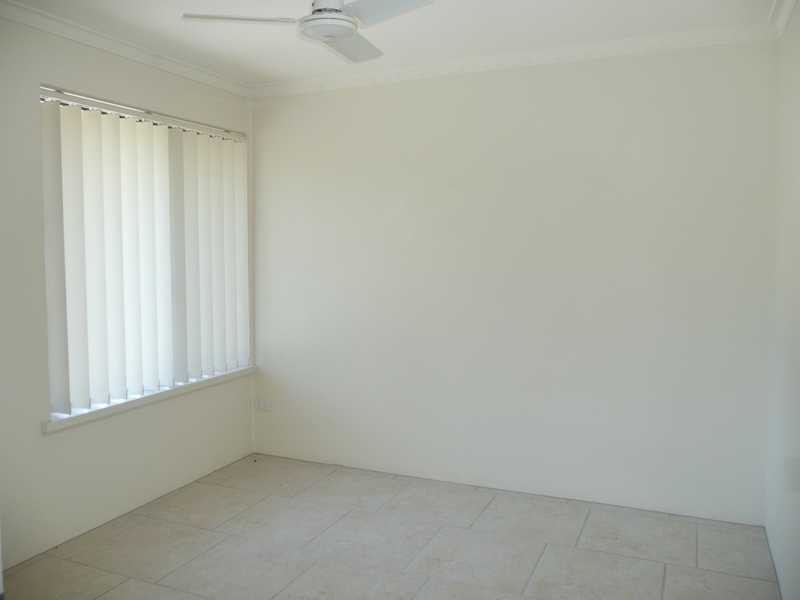 4/8 Angie Court, Mermaid Waters QLD 4218