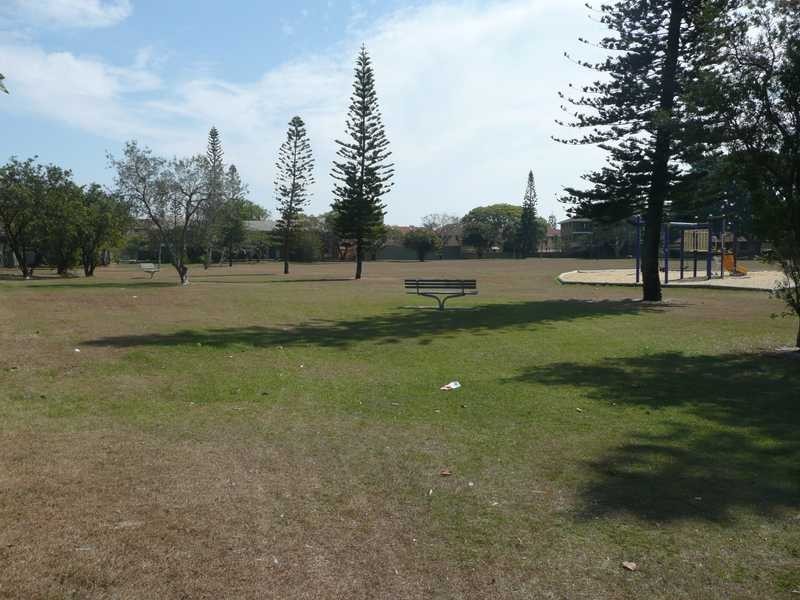 4/8 Angie Court, Mermaid Waters QLD 4218