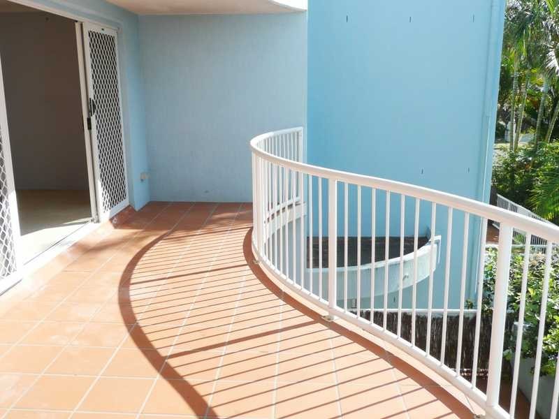 9/32 Second Avenue, Broadbeach QLD 4218
