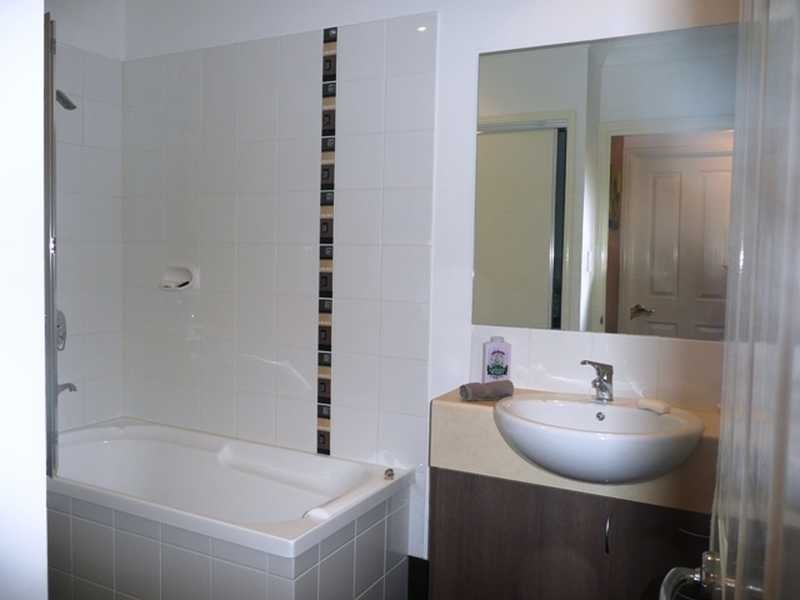 28/6 Fifth Avenue, Burleigh Heads QLD 4220