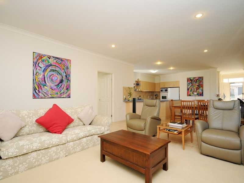 4 Parlour Place, Robina QLD 4226