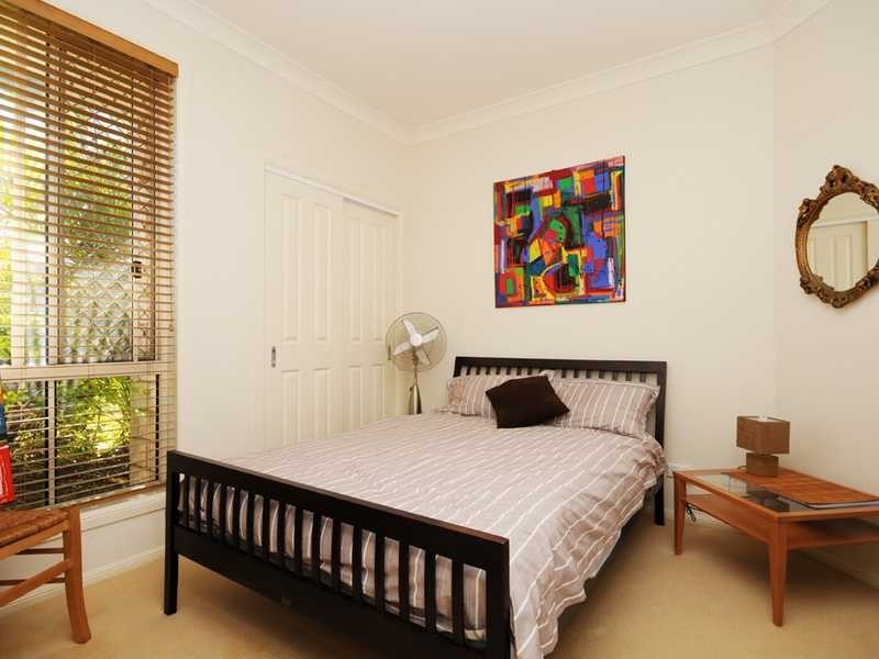 4 Parlour Place, Robina QLD 4226