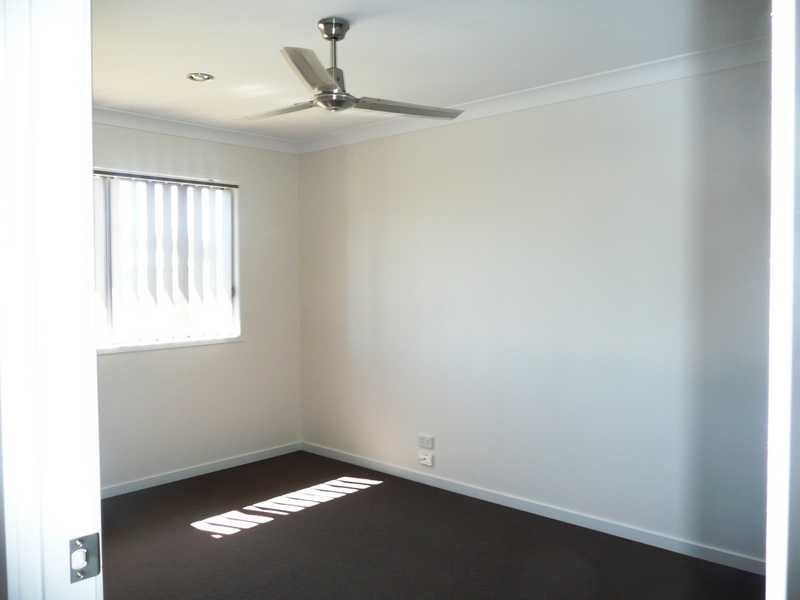 1/8 Rebecca Circuit, Eagleby QLD 4207
