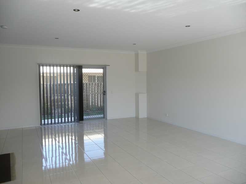2/8 Rebecca Circuit, Eagleby QLD 4207