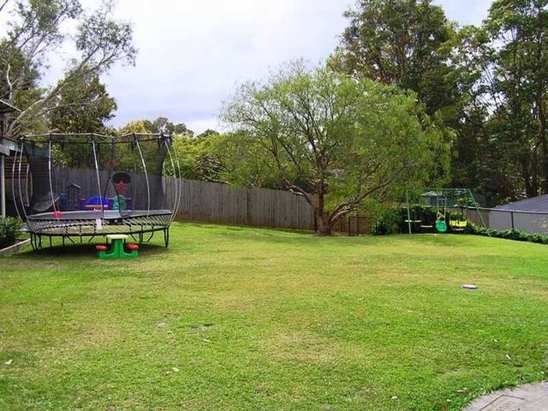 30 Westminster Boulevard, Elanora QLD 4221