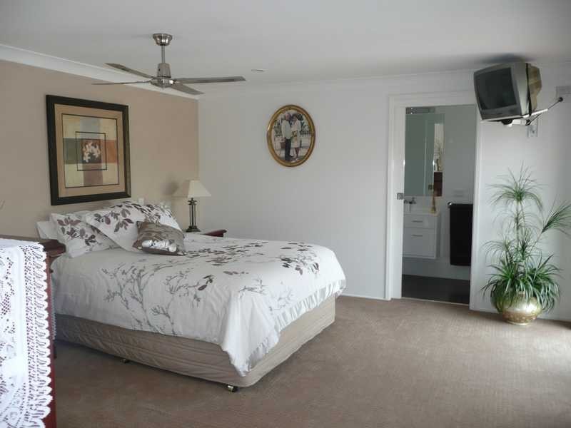 3 Omao Avenue, Burleigh Waters QLD 4220