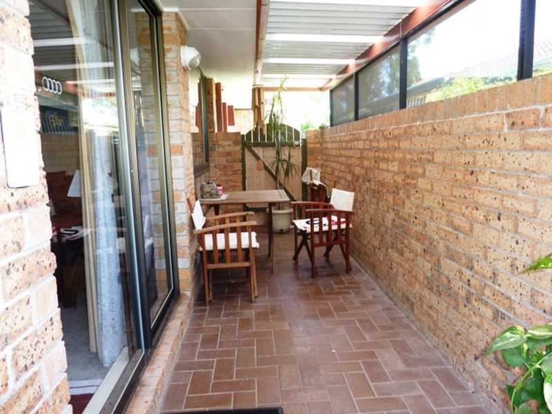 1/4 Hillstar Avenue, Burleigh Waters QLD 4220