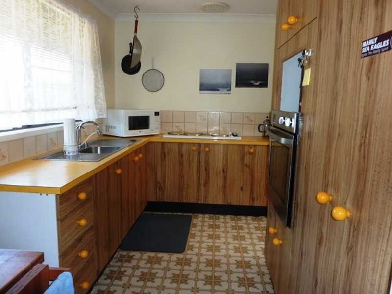 1/4 Hillstar Avenue, Burleigh Waters QLD 4220