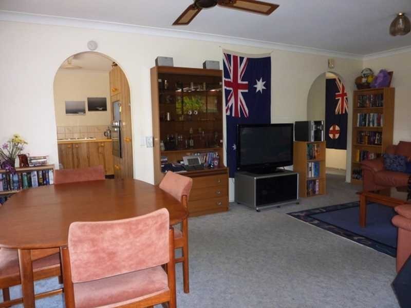 1/4 Hillstar Avenue, Burleigh Waters QLD 4220