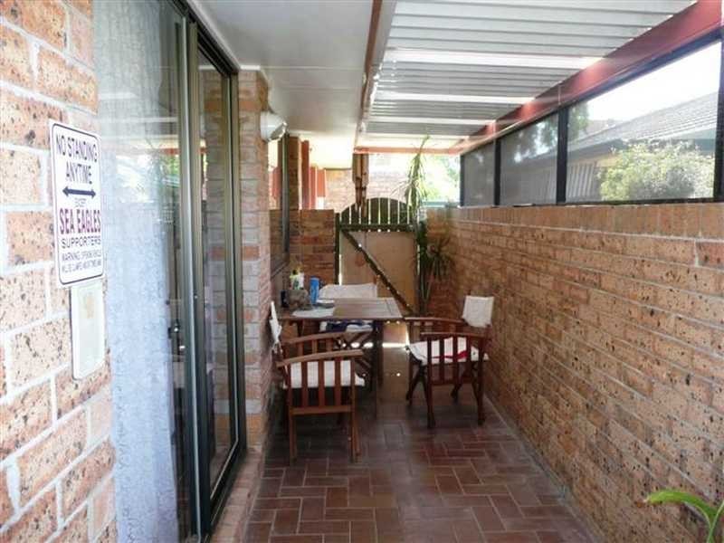 1/4 Hillstar Avenue, Burleigh Waters QLD 4220