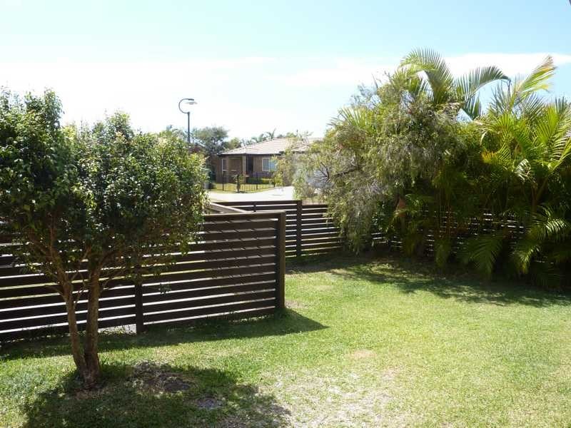 2/37 Galeen Drive, Burleigh Waters QLD 4220
