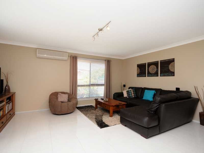 1/4 Wagtail Court, Burleigh Waters QLD 4220