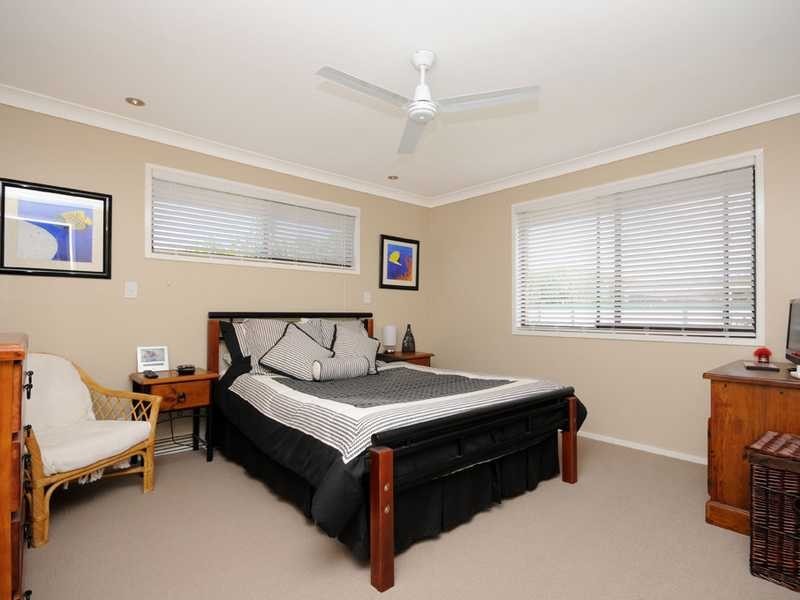 1/4 Wagtail Court, Burleigh Waters QLD 4220