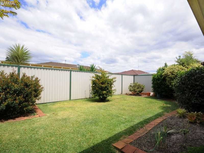 1/4 Wagtail Court, Burleigh Waters QLD 4220