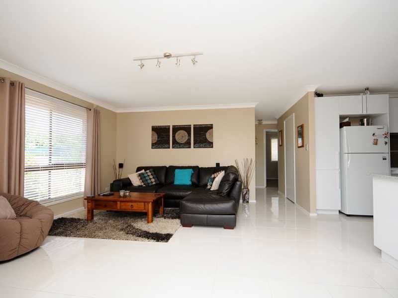 1/4 Wagtail Court, Burleigh Waters QLD 4220