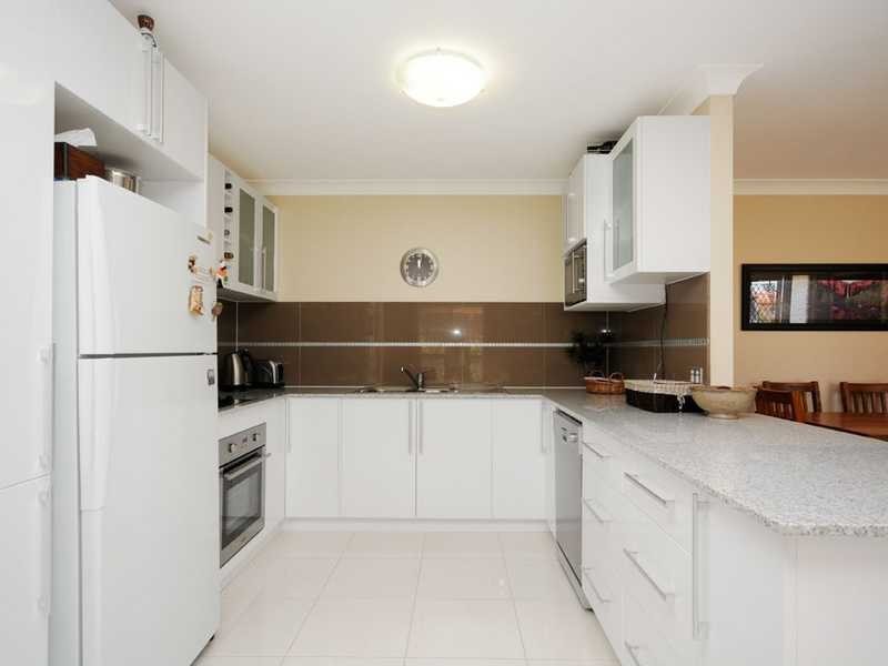 1/4 Wagtail Court, Burleigh Waters QLD 4220