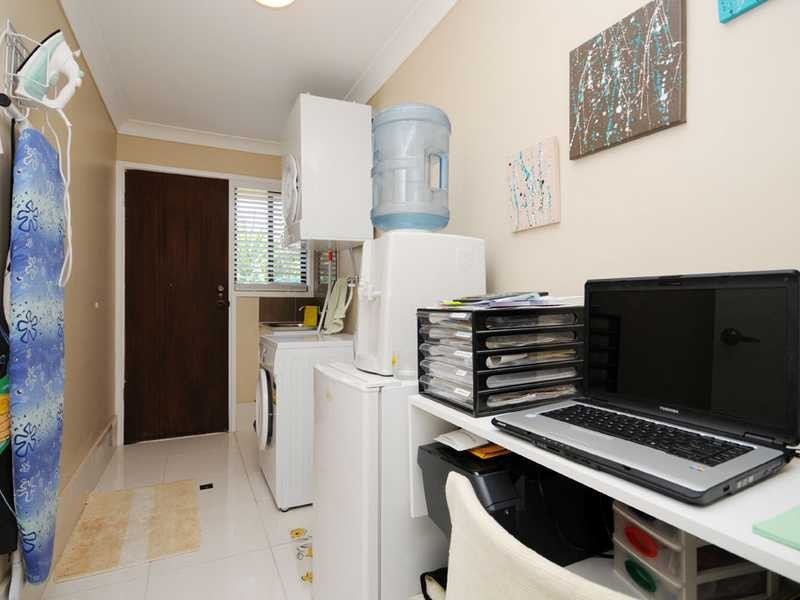 1/4 Wagtail Court, Burleigh Waters QLD 4220
