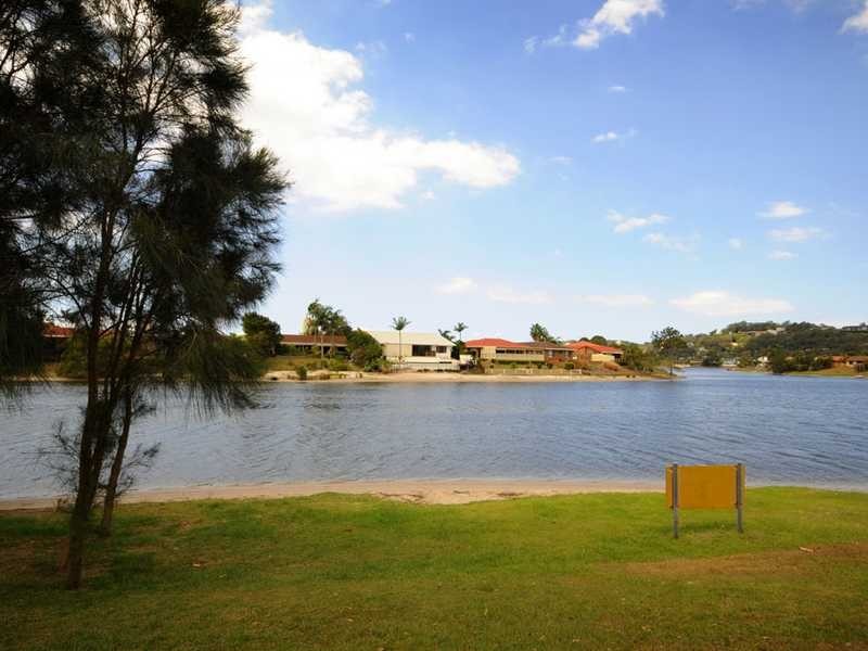 1/4 Wagtail Court, Burleigh Waters QLD 4220