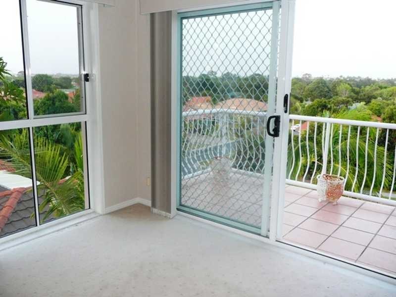 25 Gainsborough Drive, Varsity Lakes QLD 4227