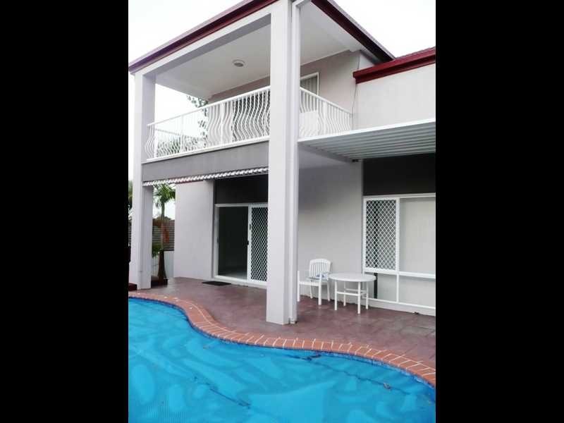 25 Gainsborough Drive, Varsity Lakes QLD 4227