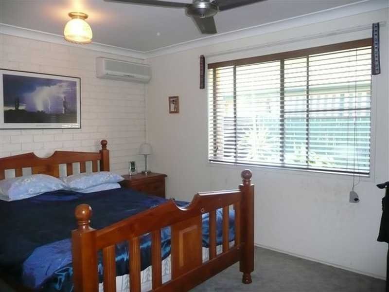 1/4 Hillstar Avenue, Burleigh Waters QLD 4220