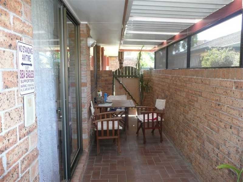 1/4 Hillstar Avenue, Burleigh Waters QLD 4220