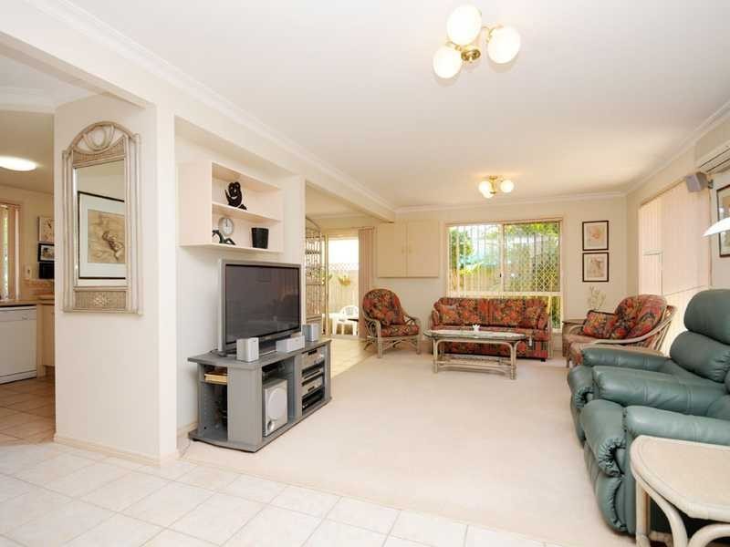 2/17 Deodar Drive, Burleigh Heads QLD 4220