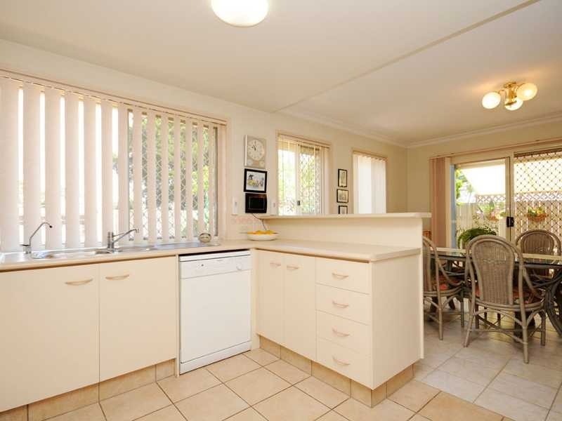 2/17 Deodar Drive, Burleigh Heads QLD 4220