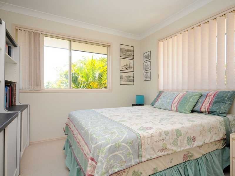 2/17 Deodar Drive, Burleigh Heads QLD 4220
